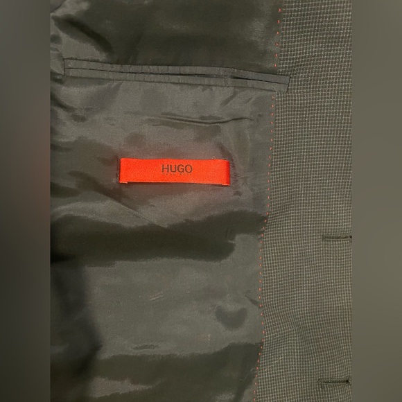 Hugo Boss 100% virgin wool navy Blazer 40R small plaid - Picture 11 of 14